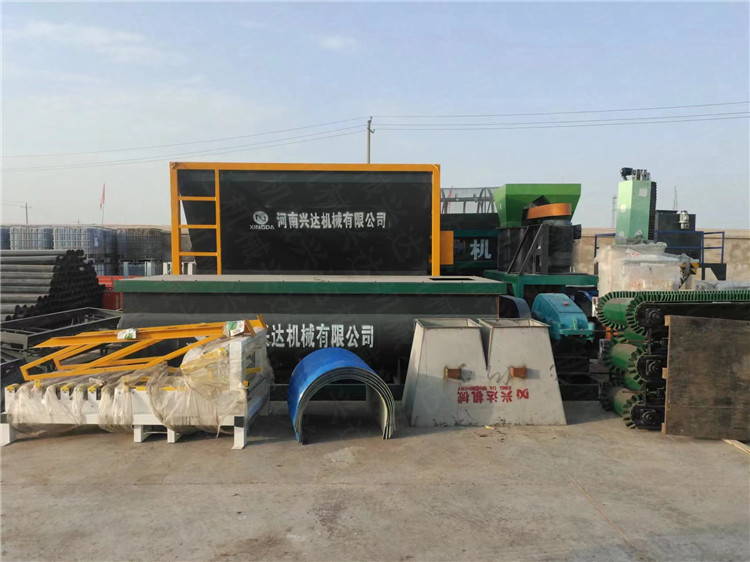 新疆喀什客户年产10万吨分机有机肥生产线设备到达客户现场准备安装